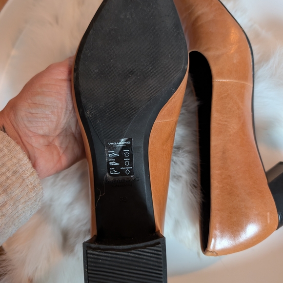 Vagabond Tan Leather Heels - Picture 7 of 9